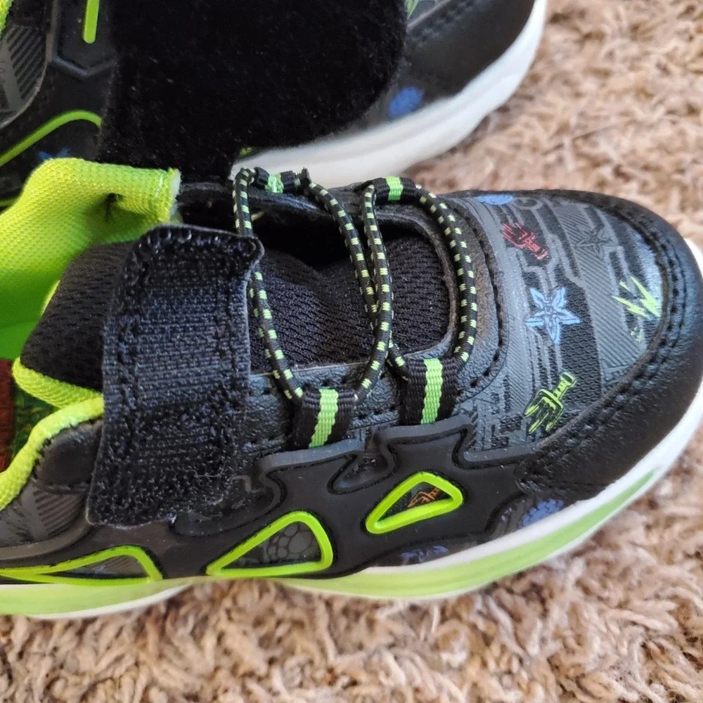 TMNT Teenage Mutant Ninja Turtles Boys Sneakers Toddler Size 9 Light-up Shoes Ne